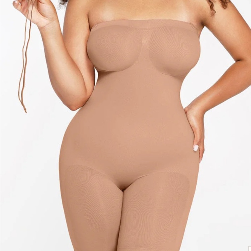 Seamless Strapless Shapewear Bodysuit in Tan